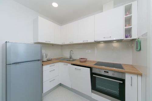 Apartments by the sea Podgora Makarska - 2614 - image 2