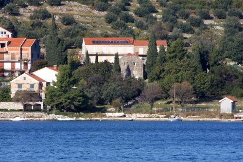  Apartments and rooms by the sea Slano, Dubrovnik - 2682, Pension in Slano bei Doli