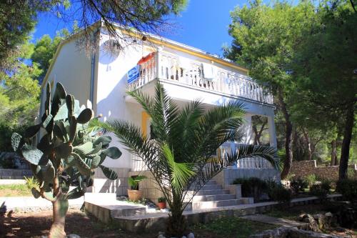 Apartments with a parking space Rukavac, Vis - 2407, Pension in Vis