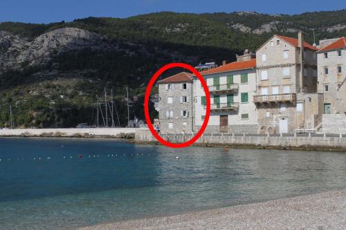  Apartments and rooms by the sea Komiza, Vis - 2431, Pension in Komiža bei Polje