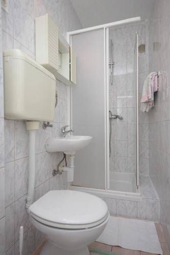 Double Room image 4