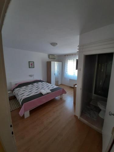 Double Room room in Apartments and rooms with parking space Mali Losinj (Losinj) - 2486