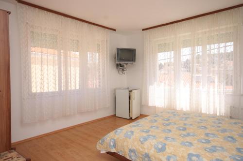 Double Room image 2