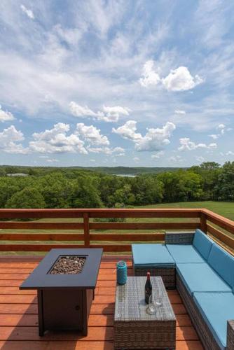 Enjoy #TheView, a luxurious stay near Branson! in Forsyth, USA