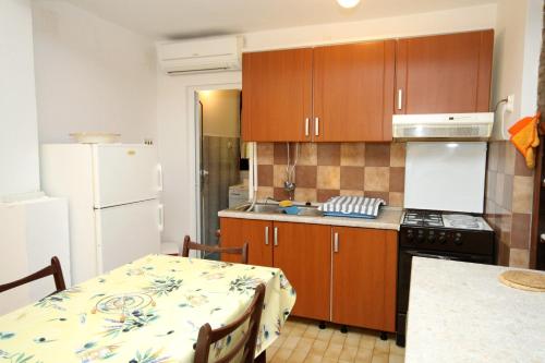 Apartments by the sea Mali Losinj (Losinj) - 2493 - image 9