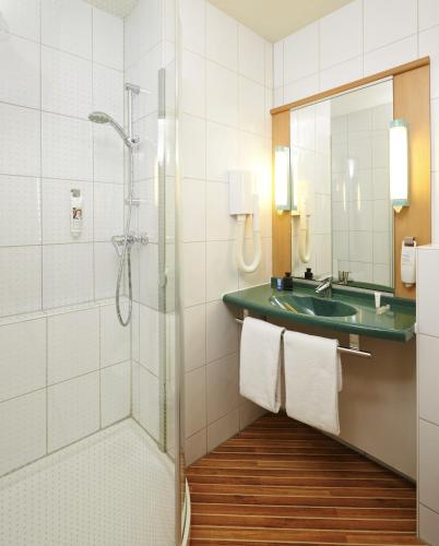 ibis Poitiers Sud - image 11