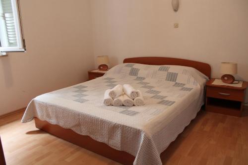 Apartments by the sea Zaostrog, Makarska - 2625