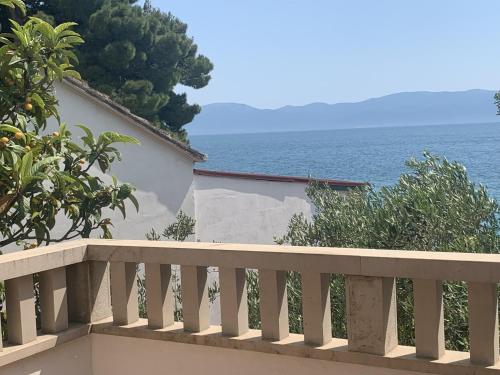 Apartments by the sea Zaostrog, Makarska - 2625