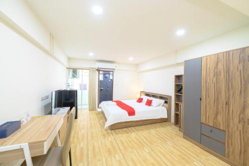 room detail thumbnail 1