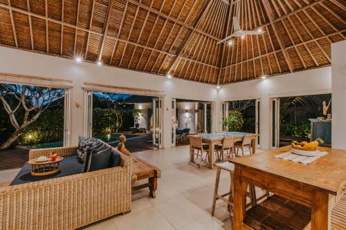 Two-Bedroom Villa image 2
