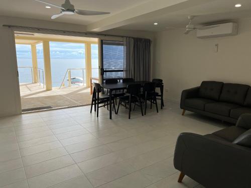 Beachside & Jetty View 2 -Skippers Apartment in Streaky Bay