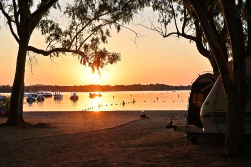 CAMPING LES ILOTS D'OR 1