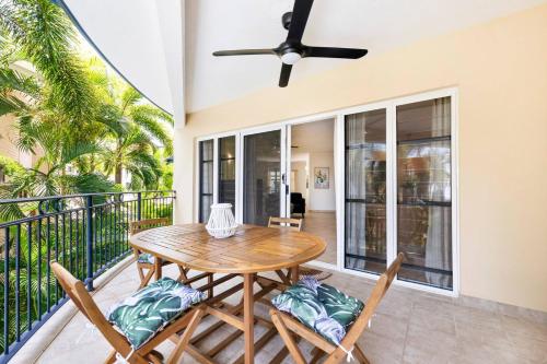 Palm Tree Paradise near Nightcliff with Pool