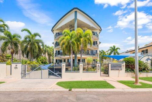 Palm Tree Paradise near Nightcliff with Pool