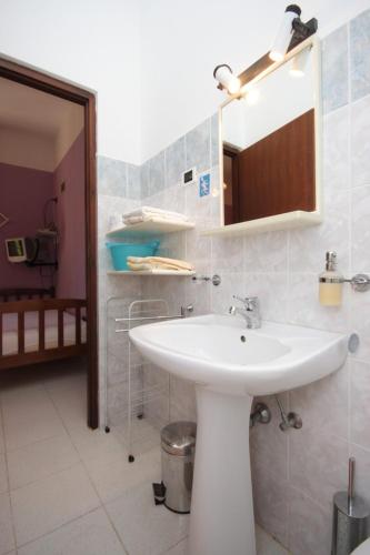Apartments by the sea Mali Losinj (Losinj) - 2489 - image 2