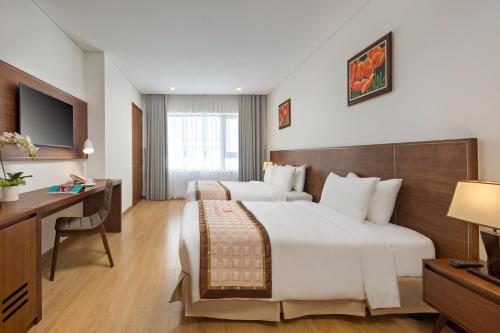 Executive Triple Room image 9