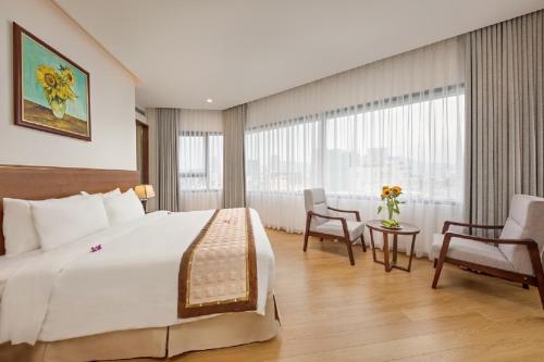 Suite with River View image 1