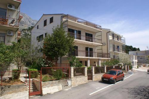  Apartments by the sea Zivogosce - Mala Duba, Makarska - 2606 in Igrane