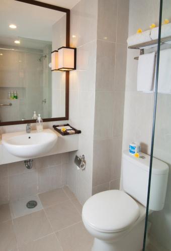 room detail thumbnail 2