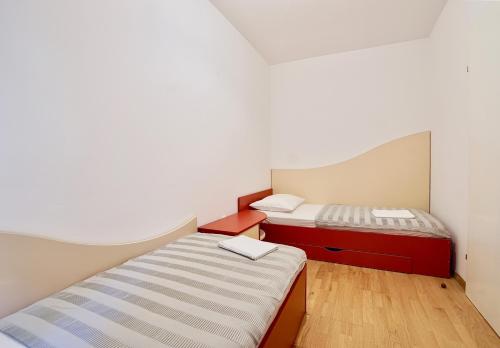 Apartments by the sea Sveti Filip i Jakov Biograd - 14817 - image 6