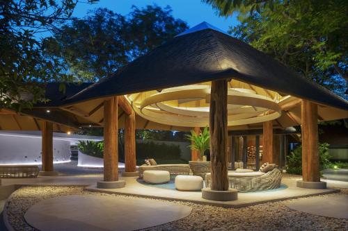 Mercure Rayong Lomtalay Villas & Resort in Rayong