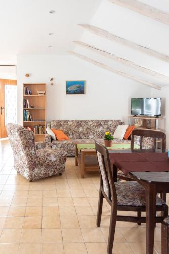 Apartments by the sea Zrnovska Banja Korcula - 9705 - image 10