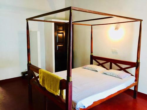 Lake view Duwa Hotel