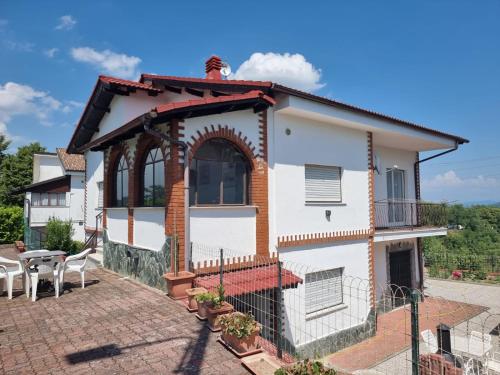  Villa mit Veranda in Ponzone für 6 Personen in Zerba