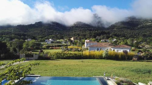 Vue magnifique et cadre envoûtant - Location saisonnière - Simiane-Collongue