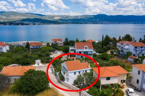 Apartments by the sea Arbanija Ciovo - 11789 