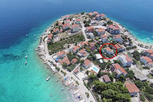 Family friendly seaside apartments Sevid, Trogir - 19105 - Location saisonnière - Marina