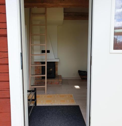 Cabin near lake and beautiful nature reserve. in 布達福什