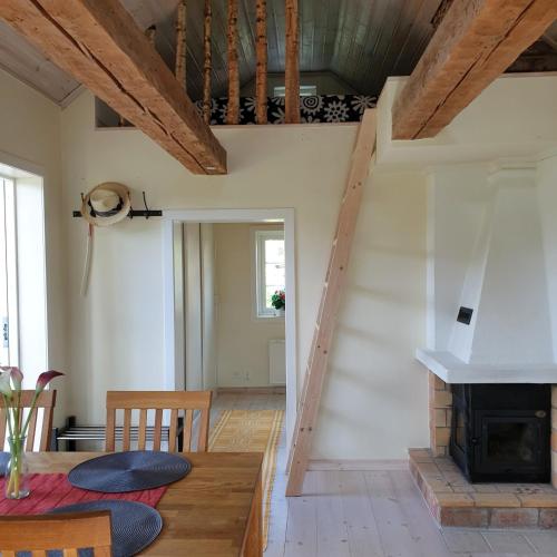 Cabin near lake and beautiful nature reserve. in 布達福什
