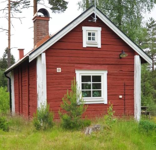 Cabin near lake and beautiful nature reserve. - Bodafors