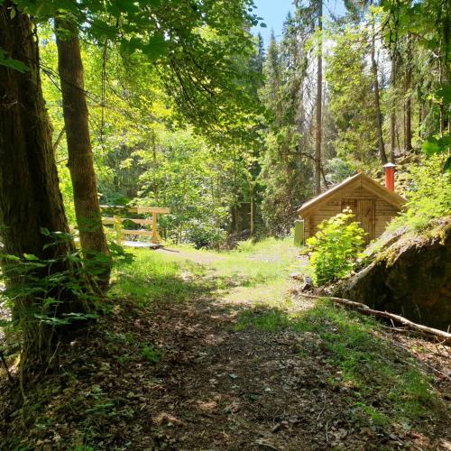 Cabin near lake and beautiful nature reserve. in 布達福什
