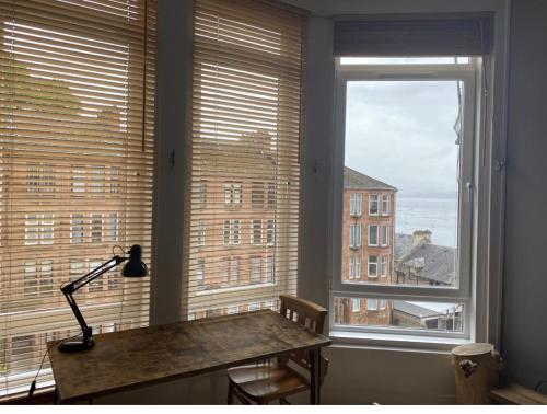 Lovely 1 Bedroom with Riverside Views.Pet Friendly - Apartment - Gourock