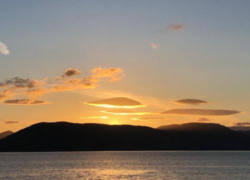 Lovely 2 Bedroom with Riverside Views Dog Friendly in Gourock