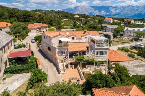  Apartments by the sea Sumartin, Brac - 2952 in Sumartin