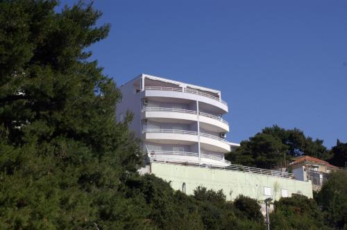 Apartments by the sea Split - 2983 - image 5