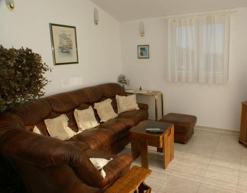 Apartment Vela Farska 2897b in Nerezisca