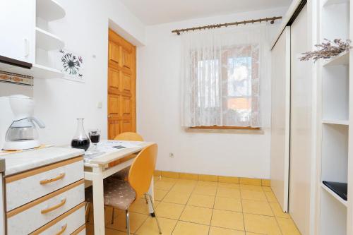 Apartment Postira 2913b - image 12