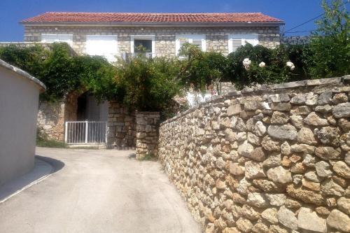  Apartments with a parking space Bol, Brac - 2879 in Bol