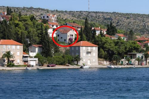  Apartments by the sea Milna, Brac - 2962, Pension in Milna