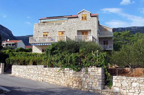  Apartments with a parking space Bol, Brac - 2900 in Bol
