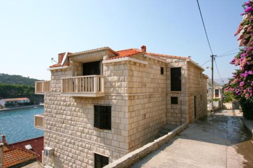  Apartments by the sea Povlja, Brac - 2954 in Povlja