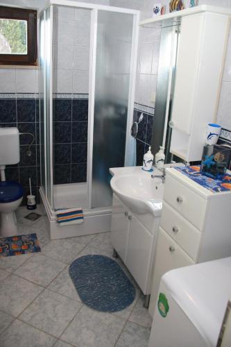 Apartments by the sea Mirca Brac - 2902 - image 2