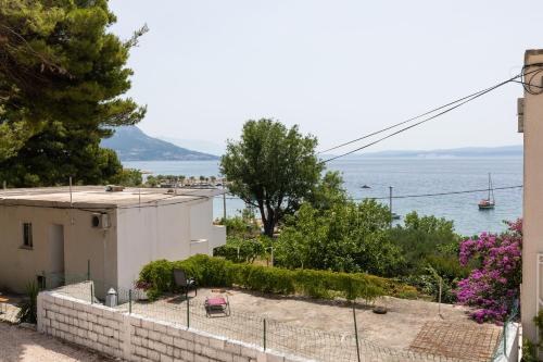 Two-Bedroom Apartment with Terrace and Sea View image 1