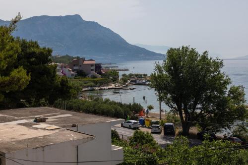 Two-Bedroom Apartment with Terrace and Sea View image 2