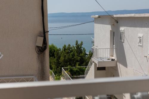 Studio with Balcony and Sea View image 1