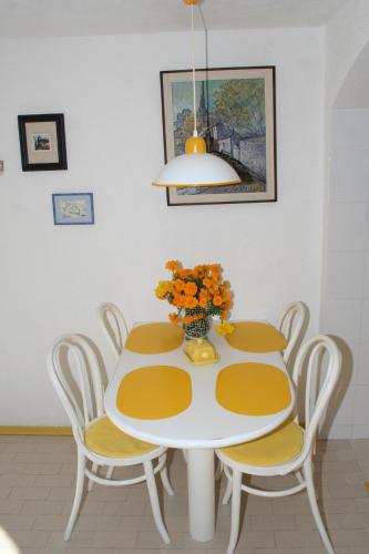 Apartments and rooms with WiFi Bol, Brac - 2875